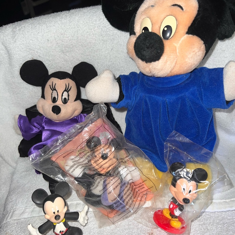 VINTAGE   DISNEY MICKEY MOUSE
